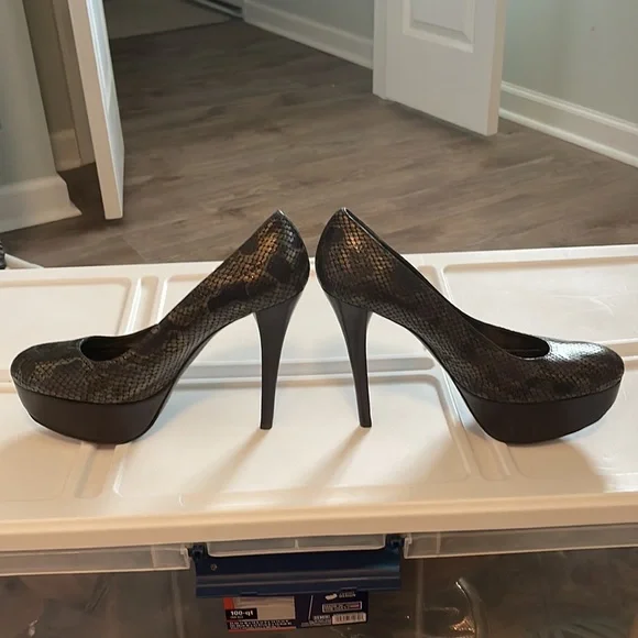 Stuart Weitzman platform high heel - Picture 4 of 7